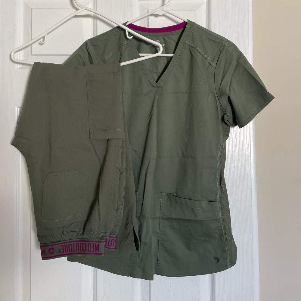 Size small Med Couture scrub set
